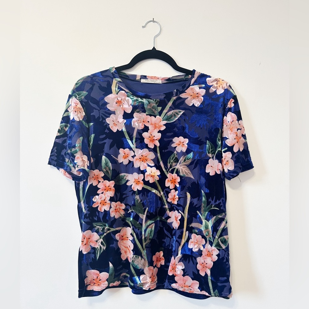 ⛱️ 2/20$ Zara trafaluc women short sleeves floral shirt in small
